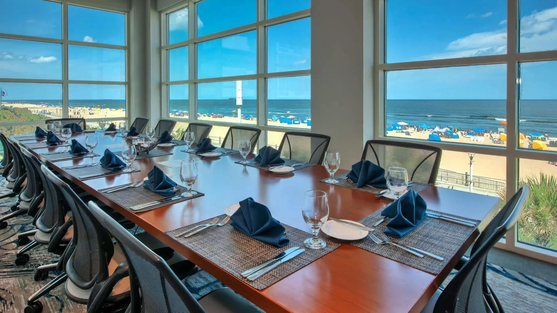 Hilton Garden Inn Virginia Beach Oceanfront 3*,